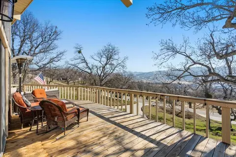 Exterior - 29811 Greenwater Dr, Tehachapi, CA 93561 photo 6 of 13