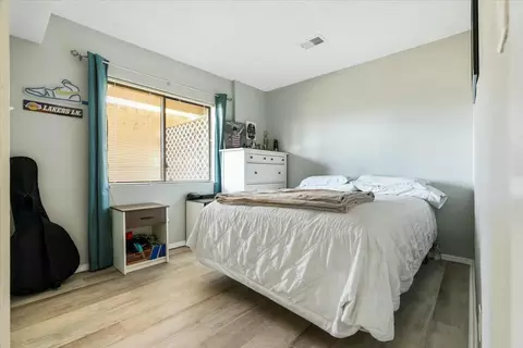 Bedroom - 29811 Greenwater Dr, Tehachapi, CA 93561 photo 6 of 8