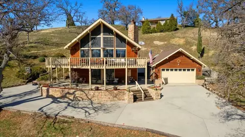 Exterior - 29811 Greenwater Dr, Tehachapi, CA 93561 photo 2 of 13