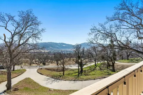 Exterior - 29811 Greenwater Dr, Tehachapi, CA 93561 photo 10 of 13