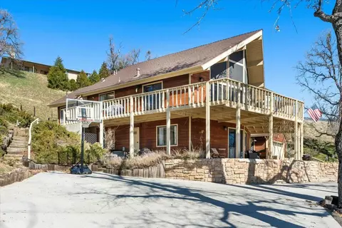 Exterior - 29811 Greenwater Dr, Tehachapi, CA 93561 photo 11 of 13