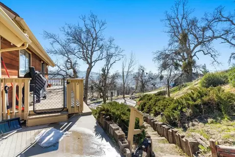 Exterior - 29811 Greenwater Dr, Tehachapi, CA 93561 photo 8 of 13