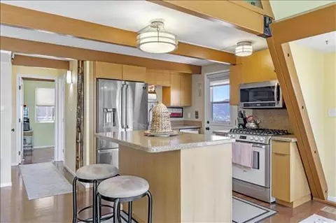Kitchen - 27981 Skyline Dr, Tehachapi, CA 93561 photo 1 of 2