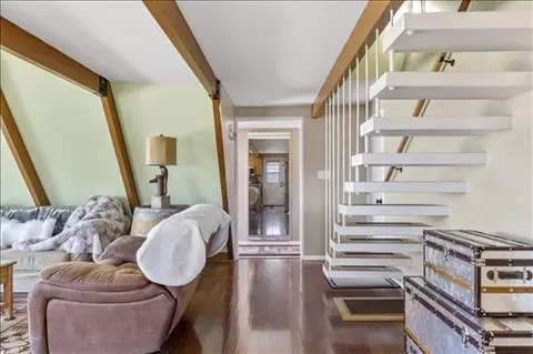 Entry Way - 27981 Skyline Dr, Tehachapi, CA 93561 photo 2 of 3