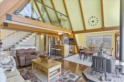 Living - 27981 Skyline Dr, Tehachapi, CA 93561 photo 1 of 2