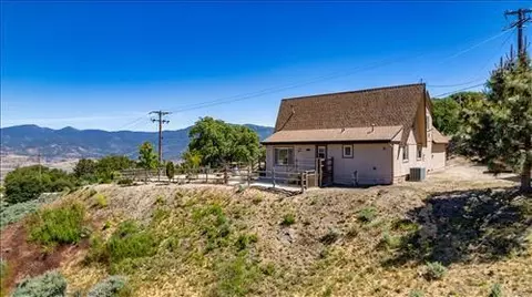 Exterior - 27981 Skyline Dr, Tehachapi, CA 93561 photo 7 of 9