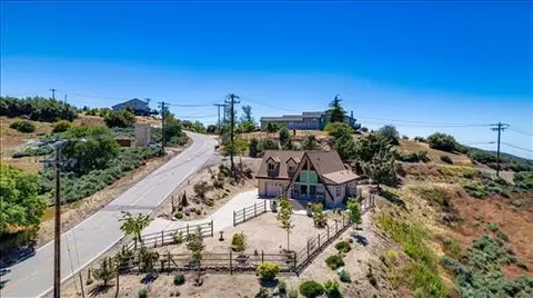 View/Area - 27981 Skyline Dr, Tehachapi, CA 93561 photo 1 of 6