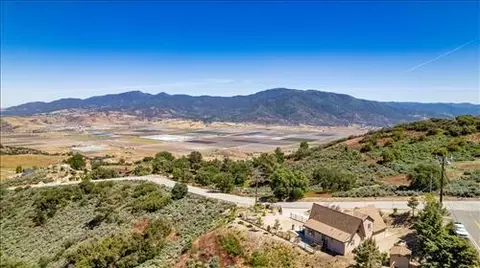 View/Area - 27981 Skyline Dr, Tehachapi, CA 93561 photo 2 of 6