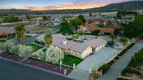 6232 Rickie Ln, Palmdale, CA 93551