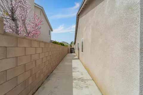 Entry Way - 44314 Rucker St, Lancaster, CA 93535 photo 4 of 4