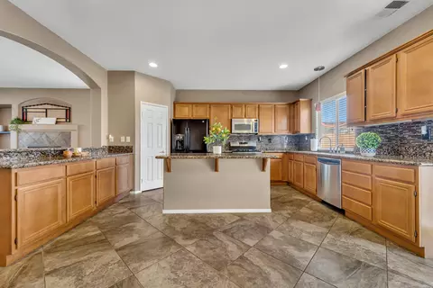 Kitchen - 44314 Rucker St, Lancaster, CA 93535 photo 2 of 2