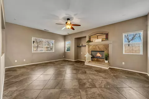 Living - 44314 Rucker St, Lancaster, CA 93535 photo 2 of 5