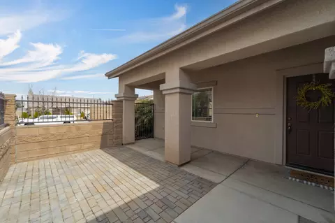 Exterior - 44314 Rucker St, Lancaster, CA 93535 photo 2 of 9