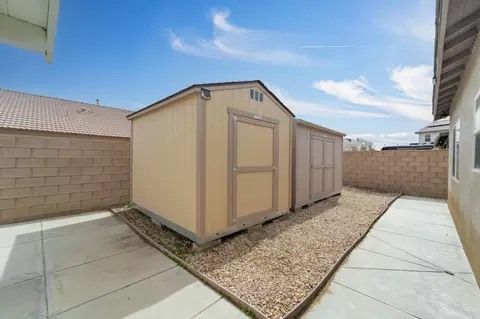 Exterior - 44314 Rucker St, Lancaster, CA 93535 photo 8 of 9