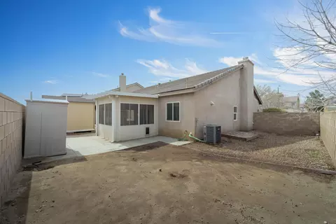 Exterior - 44314 Rucker St, Lancaster, CA 93535 photo 6 of 9