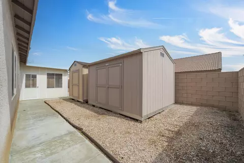 Exterior - 44314 Rucker St, Lancaster, CA 93535 photo 9 of 9