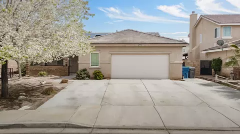 Exterior - 44314 Rucker St, Lancaster, CA 93535 photo 1 of 9