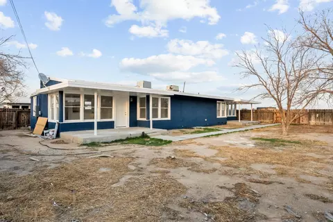 Exterior - 13057 Davenport St, North Edwards, CA 93523 photo 4 of 6