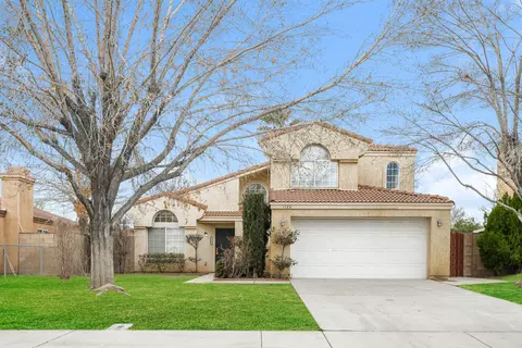 1126 Langhorn St, Lancaster, CA 93535
