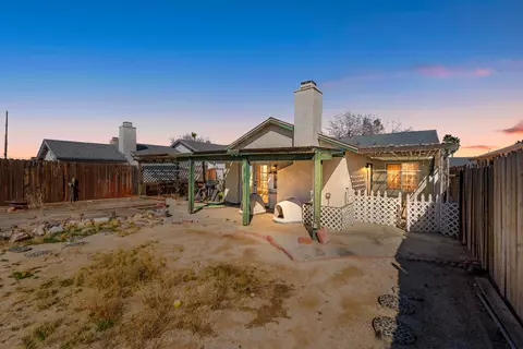 37151 29th Pl E, Palmdale, CA 93550 photo 2