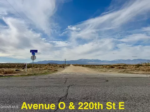 220 Ste Vic Ave 04, Palmdale, CA 93591 photo 4