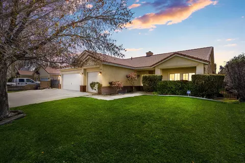 2712 End Ct, Lancaster, CA 93536