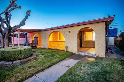 1747 Sweetbrier St, Palmdale, CA 93550