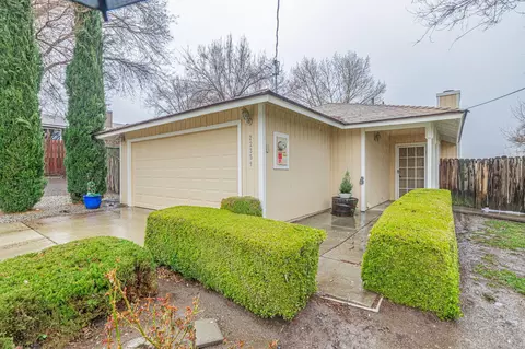 22351 Briarwood St, Tehachapi, CA 93561