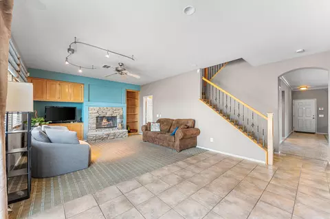 Living - 44225 Rucker St, Lancaster, CA 93535 photo 1 of 2