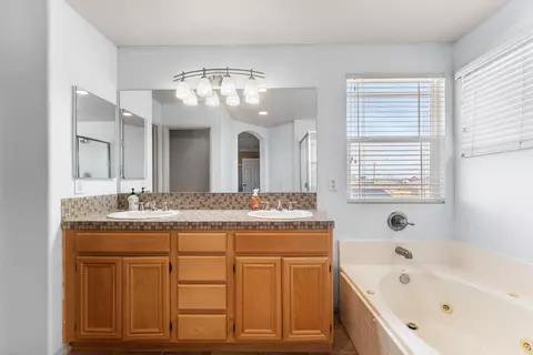Bath - 44225 Rucker St, Lancaster, CA 93535 photo 1 of 3