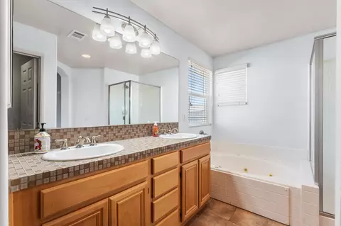 Bath - 44225 Rucker St, Lancaster, CA 93535 photo 2 of 3
