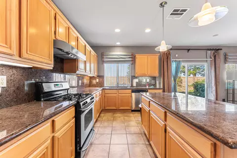 Kitchen - 44225 Rucker St, Lancaster, CA 93535 photo 3 of 4