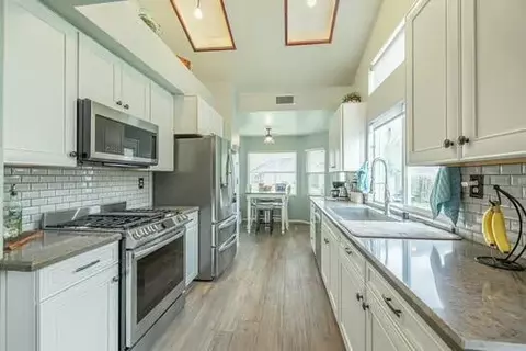40407 Milan Dr, Palmdale, CA 93551 photo 3