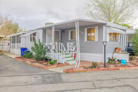 1304 I Ave E #32, Lancaster, CA 93535