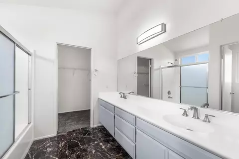 Bath - 36934 Royce Ct, Palmdale, CA 93552 photo 3 of 3