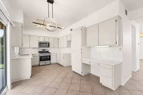 Kitchen - 36934 Royce Ct, Palmdale, CA 93552 photo 1 of 6