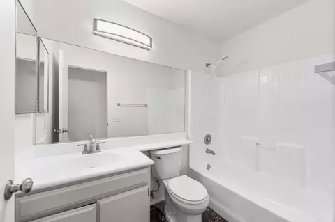 Bath - 36934 Royce Ct, Palmdale, CA 93552 photo 2 of 3