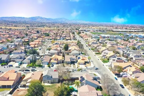 View/Area - 36934 Royce Ct, Palmdale, CA 93552 photo 7 of 8