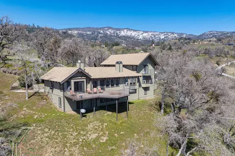 24701 Deertrail Dr, Tehachapi, CA 93561