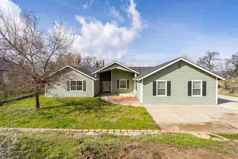 Exterior - 28321 Pimlico Way, Tehachapi, CA 93561 photo 2 of 5