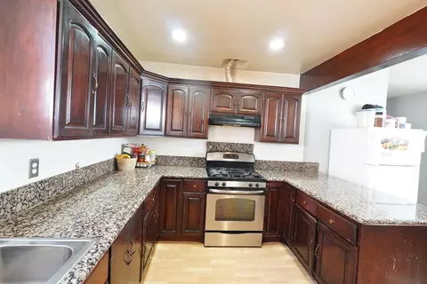 13125 Pinney St, Pacoima, CA 91331 photo 2