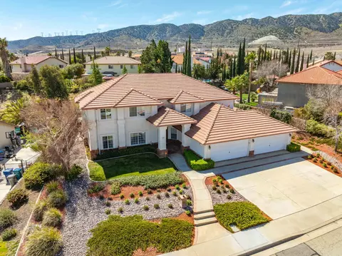 7324 Ojai Dr, Palmdale, CA 93551