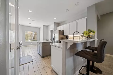 Entry Way - 45653 Knightsbridge St, Lancaster, CA 93534 photo 1 of 1