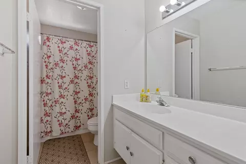 Bath - 37350 E 42nd St, Palmdale, CA 93552 photo 3 of 3