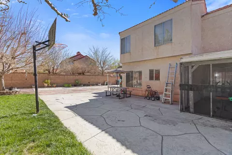 Exterior - 37350 E 42nd St, Palmdale, CA 93552 photo 5 of 6