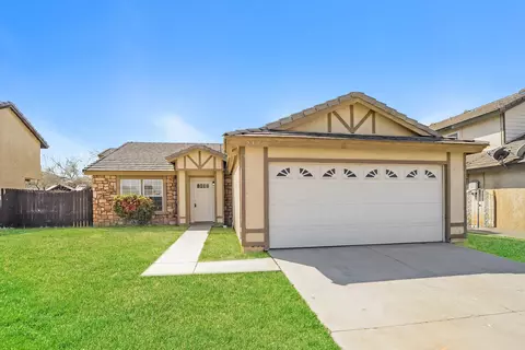 2336 Kettering St E, Lancaster, CA 93535