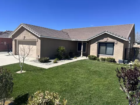 3919 Paloma Ct, Rosamond, CA 93560