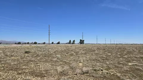 Avenue D, Fairmont, CA 93536 photo 17