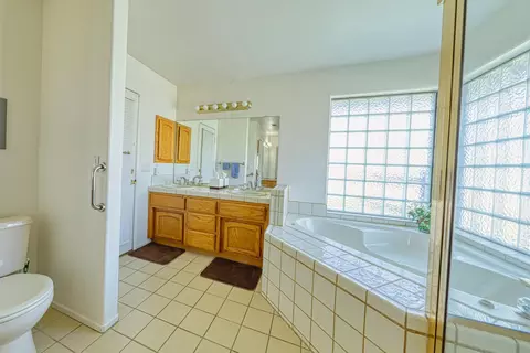 Bath - 29180 Lower Valley Rd N, Tehachapi, CA 93561 photo 1 of 4