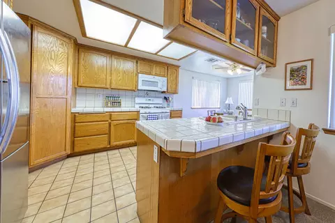 Kitchen - 29180 Lower Valley Rd N, Tehachapi, CA 93561 photo 1 of 4